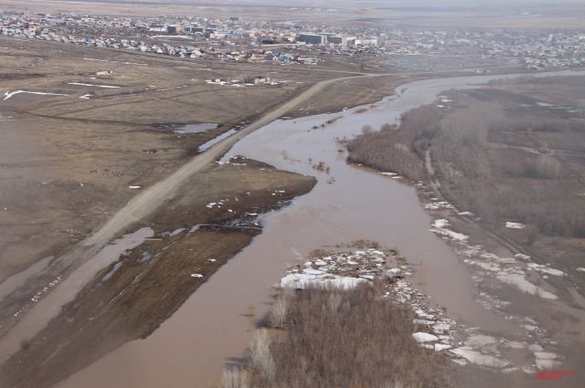 Половодье началось с затопления первого моста – в Первомайском районе